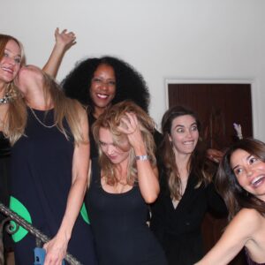 Amelia Heinle Instagram - Happy New Year!! God bless you all!!
@elif311 #happynewyear #YR #whoooo