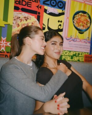 Amelie Zilber Instagram - Everything is beautiful when your life is filled with love !!!!! 💖💝💝🩷🩷🧡💛