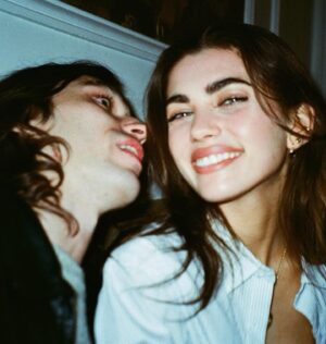 Amelie Zilber Instagram - Paris this week 🎸🖤🎖️🎟️🎧🎤