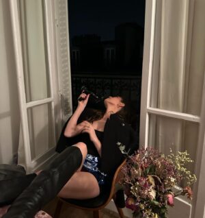 Amelie Zilber Instagram - Paris this week 🎸🖤🎖️🎟️🎧🎤