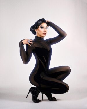 Amethyst Instagram - take down your toupee, I’m sitting Mugler ⭐️🖤

photos by @johngramphotos with special thanks to @troupe429 ✨
hair by @wigsbyboba 
bodysuit by @muglerofficial X @wolford