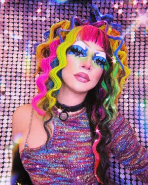 Amethyst Instagram - i don’t know I like a little edge and a little pop in my hair- so I wanted to add something different, especially for the 🤩TEEN VOGUE PARTY🤩

hair by @lacefrontwigorwhatever 
makeup inspired by @naezrahlooks 🦋💚