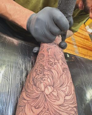 Amos Heller Instagram - Absolutely thrilled with this piece by @erictattoojordan at @skincitytattoodublin 

He was great to work with throughout the process, and his attention to detail is apparent. The whole shop is an absolute vibe and the 90’s hip hop soundtrack was a welcome distraction. Go see him! 

Thank you Eric for your work and creativity on this piece which was designed with and is a tribute to my beloved @karahheller 

(Thanks for watching the kids solo in Dublin for 5 HOURS)