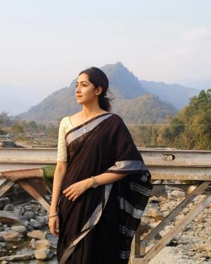 Amrita Chattopadhyay Instagram - Can't get over this place... 
Nandini invites you to watch #Nalinikanta2 
Streaming TOMORROW!!! 
AUGUST 29TH! 
Only on @klikk.tv ✨❤🙏😊

#mountains #riverside #bridge #webstagram #leadrole