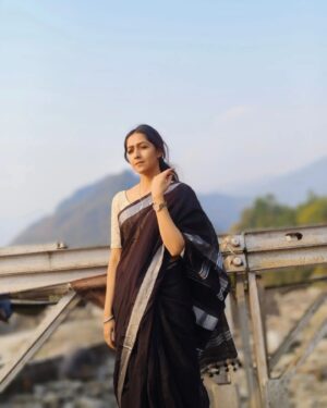 Amrita Chattopadhyay Instagram - Can't get over this place... 
Nandini invites you to watch #Nalinikanta2 
Streaming TOMORROW!!! 
AUGUST 29TH! 
Only on @klikk.tv ✨❤🙏😊

#mountains #riverside #bridge #webstagram #leadrole