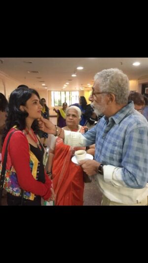 Amruta Subhash Instagram - #gurupaurnima #गुरूपौर्णिमा  गुरु सातपा… ये चीज मुझे अश्विनीताई ने सिखायी थी, जिनके साथ मेरी एक भी तस्वीर नही हैं मेरे पास.. पर मेरे जहन में वो हमेशा रहती हैं। मेरे कई गुरुओंकी तस्वीर भले ना हो मेरे पास पर वो मेरे पास हैं।कहतें हैं की सौ तपों को बाद अच्छा गुरु मिलता है.. मैं खुशनसीब हूं की मुझे सीख देनेवाले इतने सारे गुरु मुझे इस एक ही जनम में मिलें।🙏🙏गुरुपौर्णिमा.. मी किती भाग्यवान आहे की मला इतके थोर गुरु या एकाच आयुष्यात लाभले🙏🙏