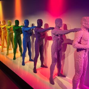 Amy Corbett Instagram - It’s been a super inspiring week with a sneak peek of @artofthebrickimmersive which opened in Atlanta this week 🙌
Such an incredible array of sculptures and art made from the humble LEGO brick by the ever talented @nathansawaya 
If get a chance…it’s definitely worth checking it out 🤩 (reel to follow - it’s been a busy week!) #legoemployee

#artofthebrick #theartofthebrick #lego #legobricks #legodesign #art #play #create #design