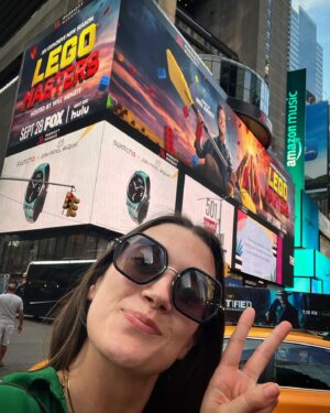 Amy Corbett Instagram - The countdown is on!!! Season 4 premieres September 28th and I can’t wait for y’all to see it 🙌🙌🙌 Popped along to Times Square today to check out this billboard

#legomasters #legomastersfox #legomastersusa #nyc #ny #timessqure #usa #travel