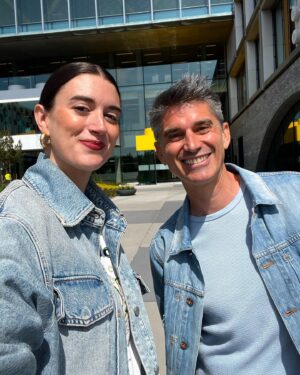 Amy Corbett Instagram - When the sun is shining, and you’re twinning with your fave Brickmaster 🙌☀️🤩🎉

#legomasters #legomastersusa #legastersfox #brickmasters #lego #twinning #legohq