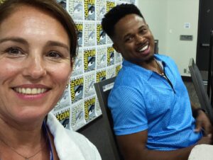 Amy Jo Johnson Instagram - Thank you @boom_studios for hosting us at @comic_con We’re having the best time evah! 🦋#mmprthereturn