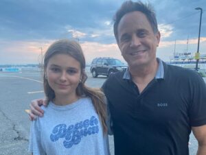 Amy Jo Johnson Instagram - Uncle Yosty’s in town 💕