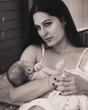 Amy Maghera Instagram - 📷 @kimutley.photography 🖤 a moment of bliss (probably 35 seconds) between the beautiful CHAOS of 2 under 2! ☺️