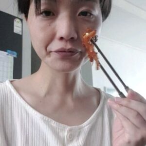 An Young-mi Instagram - 닭발은 그냥 닭이 걷던 발일뿐이다.