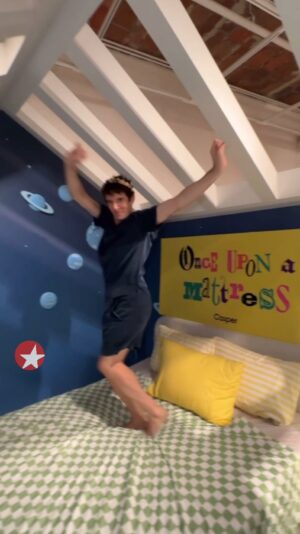 Ana Gasteyer Instagram - 👑 The all night party at Broadway’s ONCE UPON A MATTRESS has royally begun! We had the dreamiest time meeting the cast at Casper Mattress here in Manhattan! 💛

Visit Broadway.com to find your seats! The musical revival officially opens on Monday night!

#onceuponamattress #broadway #suttonfoster #michaelurie #musicaltheatre