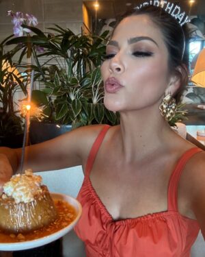 Ana Patricia Gámez Instagram - Birthday brunch 🥂🎂🎈👑💐