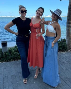Ana Patricia Gámez Instagram - Birthday brunch 🥂🎂🎈👑💐