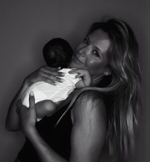 Ana Sofia Cardoso Instagram - Tem sido muito mimo. Muito colo. Muita maminha. Muita pele com pele. Muito carinho. Muito amor. Adoro a fase de recém-nascido: o cheiro, a fragilidade…. Tudo ❤️ Podia ser sempre assim. A aproveitar cada instante! Quero mais e mais e mais e minha Francisca 💫✨🌟⭐️
#babylove❤️ #babylovers #babygirl #lovetolive #livetolove #lovetoloveyoubaby