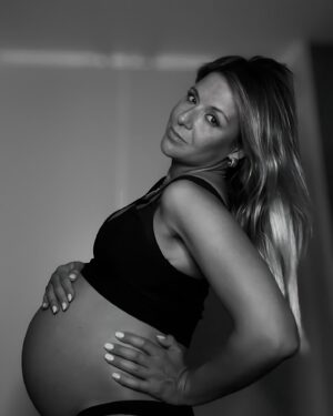 Ana Sofia Cardoso Instagram - E sem se saber como… chegamos às 41 semanas 
🩷🍀🎈
#babybumplove #babybump #lovemybelly #bellybump #pregnantbelly #pregnantlife #lovemybaby #babygirl #babylovers