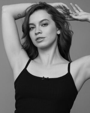 Ana Valeria Becerril Instagram - Baby you could be my 🍯

@estebancalderon te amo, bebé. Es que verdaderamente wow 

Styling @dantealbertti 🤍
Makeup @robbielikemargot 🤍
Hair @ernestovargas_hair 🤍

 @talentontheroad @rubelia 🤍