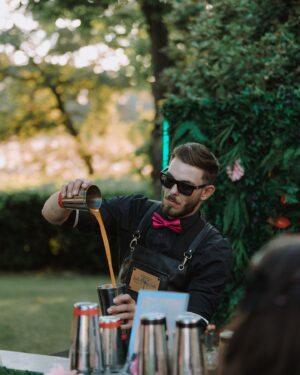 Anaïs Camizuli Instagram - SOUTH MIXOLOGY 🍸
Je tenais à vous parler plus précisément de @south_mixology_events 
Je suis honoré d’avoir pu collaborer avec une entreprise comme celle ci 🤍 
Il ont été à la hauteur de nos espérances, d’une gentillesse & d’un professionnalisme incroyable 
Leurs cocktails étaient aussi beau que bon 🍸

South Mixology Events est une société de bar à cocktails mobile qui se déplace dans toute la France, ils proposent des prestations clefs en main avec formule en Open Bar pour les mariages, événements d’entreprises, anniversaires, baptêmes et tous types d’évènements, 
Tout leurs produits sont préparés en laboratoire à base de produits frais et faits maison, 
Ils proposent un vrai show avec nos cocktails moléculaires, enflammés, impression sur cocktails et bulle de fumées aromatiques
Vous pouvez les contacter directement sur leur site Internet : 

www.southmixologyevents.com 
*publicité