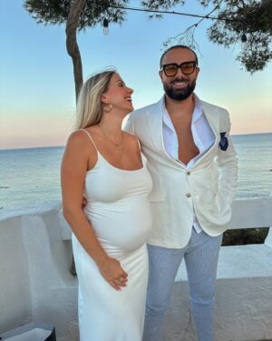 Anaïs Quadratus Instagram - Le bonheur de ces derniers moments à 2 avant une explosion d’amour 🥹🤍

#love #couple #couplegoals