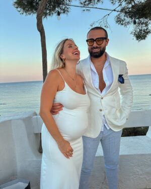 Anaïs Quadratus Instagram - Le bonheur de ces derniers moments à 2 avant une explosion d’amour 🥹🤍

#love #couple #couplegoals