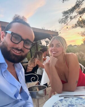 Anaïs Quadratus Instagram - Profiter de nos derniers moments à 2 avant l’arrivée de notre Gnocchi ❤️

Vous étiez stressés vous à l’arrivée de bébé ? Et votre mari se sentait comment ? Ici il y a juste de l’impatience 🙈

#couple #couplegoals #pregnant