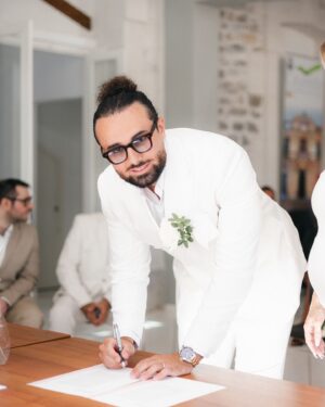 Anaïs Quadratus Instagram - Signer pour la vie 💍
Je me dis que c’est des photos que l’on gardera pour toujours, et que l’on montrera à Bébé Gnocchi, je trouve ça incroyable 🥹

📸 : @gaia.picture 
#wedding #mariage #mariagecivil #mariage2024