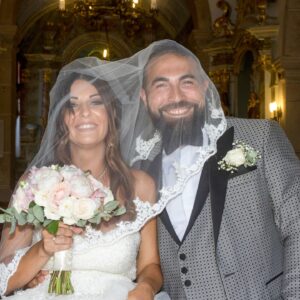 Anaïs Sanson Instagram - Joyeux anniversaire de mariage mon amour de ma vie🤍
5 ans aujourd’hui, que l’on s’est dit OUI pour la vie au Portugal.

Je t’aime à l’infini et bien plus encore🫶🏻
@carlos_dacostaa 

#married#marriage#family#loveyou#forever