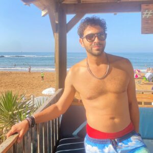 Anas El Baz Instagram - « Life is a mix of unexpected events, bringing both joyful surprises and challenging moments. These experiences, whether good or bad, shape our journey and help us grow. »
@edenislandbouznika