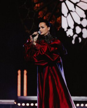 Anastasiya Slanevskaya Instagram - САНКТ-ПЕТЕРБУРГ, БКЗ, это было 🔥🔥🔥Спасибо-спасибо ❤️❤️❤️ за невероятно теплый прием! Теперь можно смело дальше в тур с новой программой «Ты услышишь меня» по всем городам нашей большой страны! Люблю, целую 😘😘😘 позже выложу ещё фото и видео с концерта!!👌🏼👌🏼

Спасибо за фото @ph.tsvetkova !!