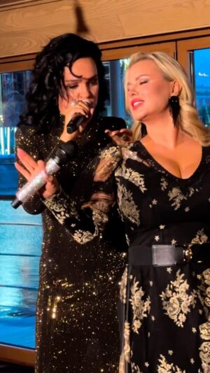 Anastasiya Slanevskaya Instagram - Сегодня мы выступали с Анечкой!  @ann_semenovich 🥰🥰🥰🥰обожаю Аню!!!! Вот вам немного позитива и нашего бумеранга❤️❤️❤️!!!
