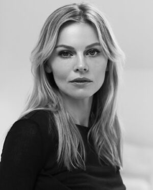Anastasiya Stezhko Instagram - Пересмотрела последнюю фотосъемку, сделанную @sasha.glushkova и поняла, что там еще столько отличных снимков 😍 Прятать их от вас не буду) 
Так что обновила портфолио, просто взглянув на фотографии под другим углом 😉

#анастасиястежко #актерскоепортфолио