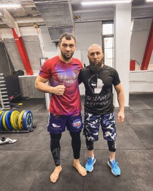 Anatoly Tokov Instagram - Подтягиваю борьбу под руководством Артура @artur_axmedov797 🤼‍♂️

#fedorteam#bellatormma#nord_desant#mmarussia#russia#mmafighter#mmatraining#старыйоскол#тобольск#mmauniform#thelastemperor#BcexBыиграю#😤👊💪😎
