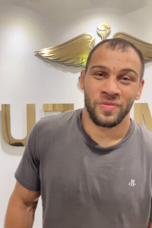 Anatoly Tokov Instagram - @maga_isma -Я больше не ЛЫСЕЮ 😉

Верните  себе густые волосы  и  уверенность в себе !🔥
Клиника по пересадке волос “ОгузМед» - ваш путь к новому облику🤝

Адреса : 
📍Город Москва, Улица липчанского дом 9
📍Город Казань , улица Пушкина 52
📍Город Санкт-Петербург , Дмитровский переулок д. 17
📍Город Уфа, улица Гоголя дом 53

📲Для записи: What’sapp  7 (904) 604-85-70

Пожизненная гарантия на пересаженные волосы и самые оптимальные цены в мире!