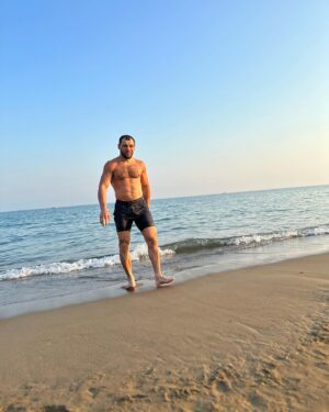 Anatoly Tokov Instagram - Пошёл на пляж . Назад не ждите 🏝️🏖️

🤜🏻🤛🏻

#море#пляж#отдых#fedorteam#bellatormma#nord_desant#mmarussia#russia#mmafighter#mmatraining#старыйоскол#тобольск#mmauniform#thelastemperor#BcexBыиграю#😤👊💪😎