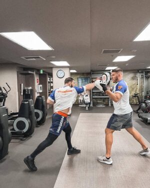 Anatoly Tokov Instagram - Войны нельзя избежать, её можно лишь отсрочить к выгоде вашего противника !

Финишная прямая 🤜🏻🤛🏻

@fedorteam_mma @vadimnemkov 
@nord_desant 
@nevsky_team 
@bellatormma 

#fedorteam#bellatormma#nord_desant#mmarussia#russia#mmafighter#mmatraining#старыйоскол#тобольск#mmauniform#thelastemperor#BcexBыиграю#😤👊💪😎