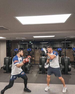 Anatoly Tokov Instagram - Войны нельзя избежать, её можно лишь отсрочить к выгоде вашего противника !

Финишная прямая 🤜🏻🤛🏻

@fedorteam_mma @vadimnemkov 
@nord_desant 
@nevsky_team 
@bellatormma 

#fedorteam#bellatormma#nord_desant#mmarussia#russia#mmafighter#mmatraining#старыйоскол#тобольск#mmauniform#thelastemperor#BcexBыиграю#😤👊💪😎