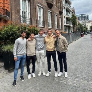 Ander Herrera Instagram - Chavales, somos los mejores ❤️