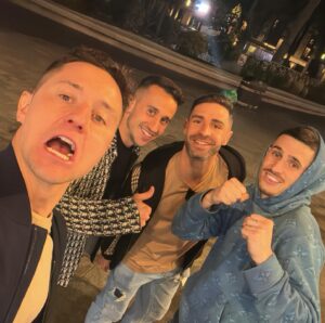 Ander Herrera Instagram - Chavales, somos los mejores ❤️