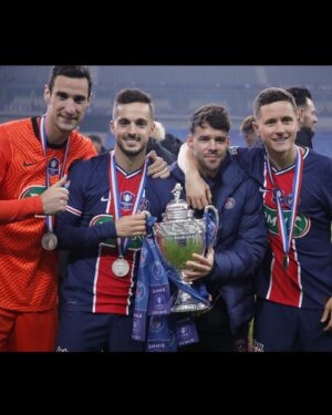 Ander Herrera Instagram - Hoy va de 🏆, 
What a journey so far!
⚽️❤️
#TBT