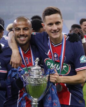 Ander Herrera Instagram - Hoy va de 🏆, 
What a journey so far!
⚽️❤️
#TBT