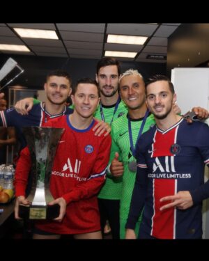 Ander Herrera Instagram - Hoy va de 🏆, 
What a journey so far!
⚽️❤️
#TBT