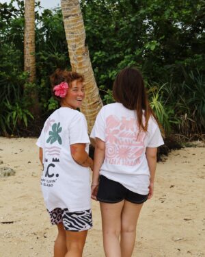 Andi Eigenmann Instagram - My favorite moments with my firstborn are whenever we laugh together.. I love seeing her laugh. Even if it's at me and not with me.😆 

Was able to convince her to take some cute pics with mama again, for the love of @happyislanders.surfclub ☺️
PS Yes. She is officially taller than me already!
📷 @ms.mau___