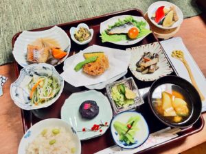 André Chiang Instagram - 每年都要來看阿嬤們一次～～～ 

#津輕曉之會 
#青森鄉土料理
#料理傳承