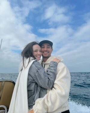 André Luiz Frambach Instagram - 2 anos namorando 
1 ano e 6 meses noivos
7 meses casados 
A vida toda e além, com vc 💘