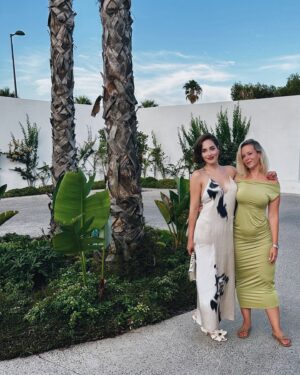 Andrea Duro Instagram - Primer día de vacaciones 🐆🤎

@alexandrajhleight 
@la.zambra