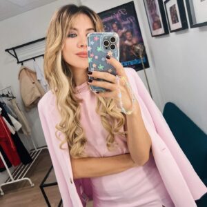Andrea Guasch Instagram - R a c h e l

Aunque fugaz, me encantó formar parte de este elencazo y equipazo de elite. Gracias por acogerme con tanto cariño. ✨

@4estrellasmaking 
@thegoodmoodproductions 
@velocasting 
@rtve 
@rtveplay 
@kuranda_agencia
@borjadlv