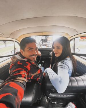 Andrea Luna Instagram - Romi y Joel 😘🤪❤️ cuántos quieren que esta parejita se logre? 😍
@erickeleraoficial 😬