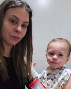 Andrea Quattrocchi Instagram - NADA te prepara para esto💔

Que difícil es ver a nuestros hijos enfermarse, internarse, que se sientan mal 🫠 Creo que es lo más difícil que nos toca como padres y seres humanos. Ver sufrir a un niño es increíblemente duro. 

Gracias por todos sus mensajes de cariño. Mauro esta mejor y esperamos irnos pronto a casa💪🙌